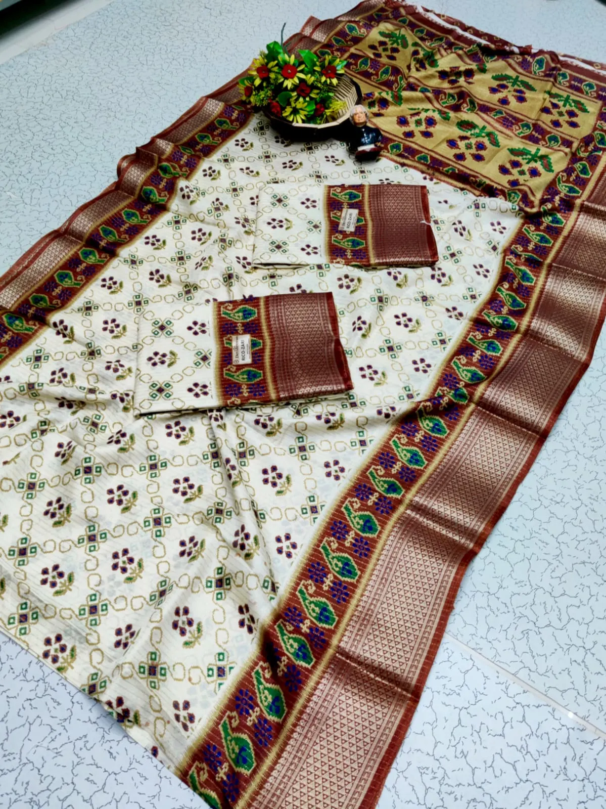 Patola Paisley Print Silver Zari Semi Silk Saree